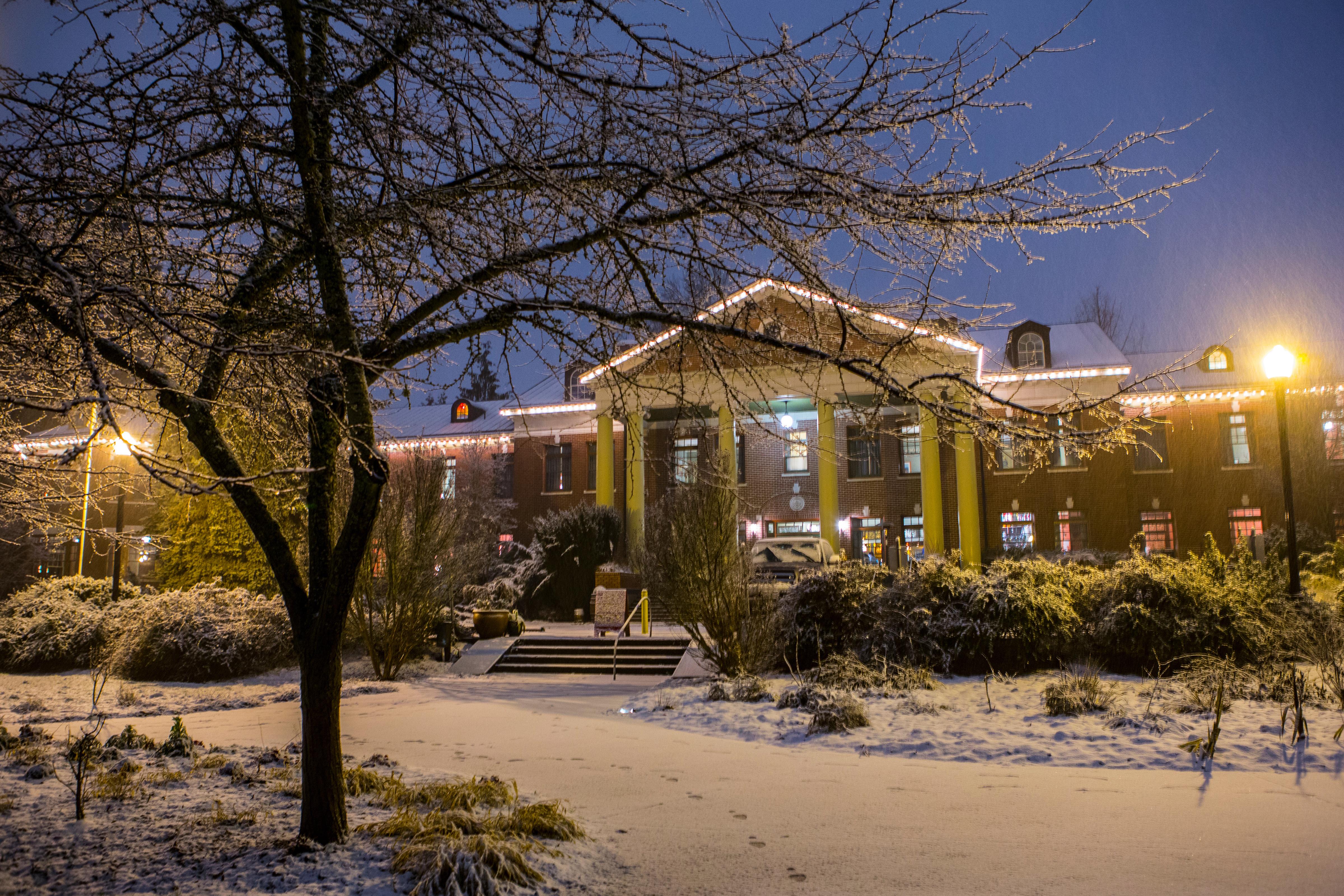 Mcmenamins Grand Lodge Forest Grove Exterior foto